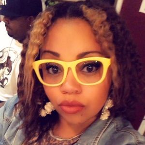 Meet your Posher, Suzie